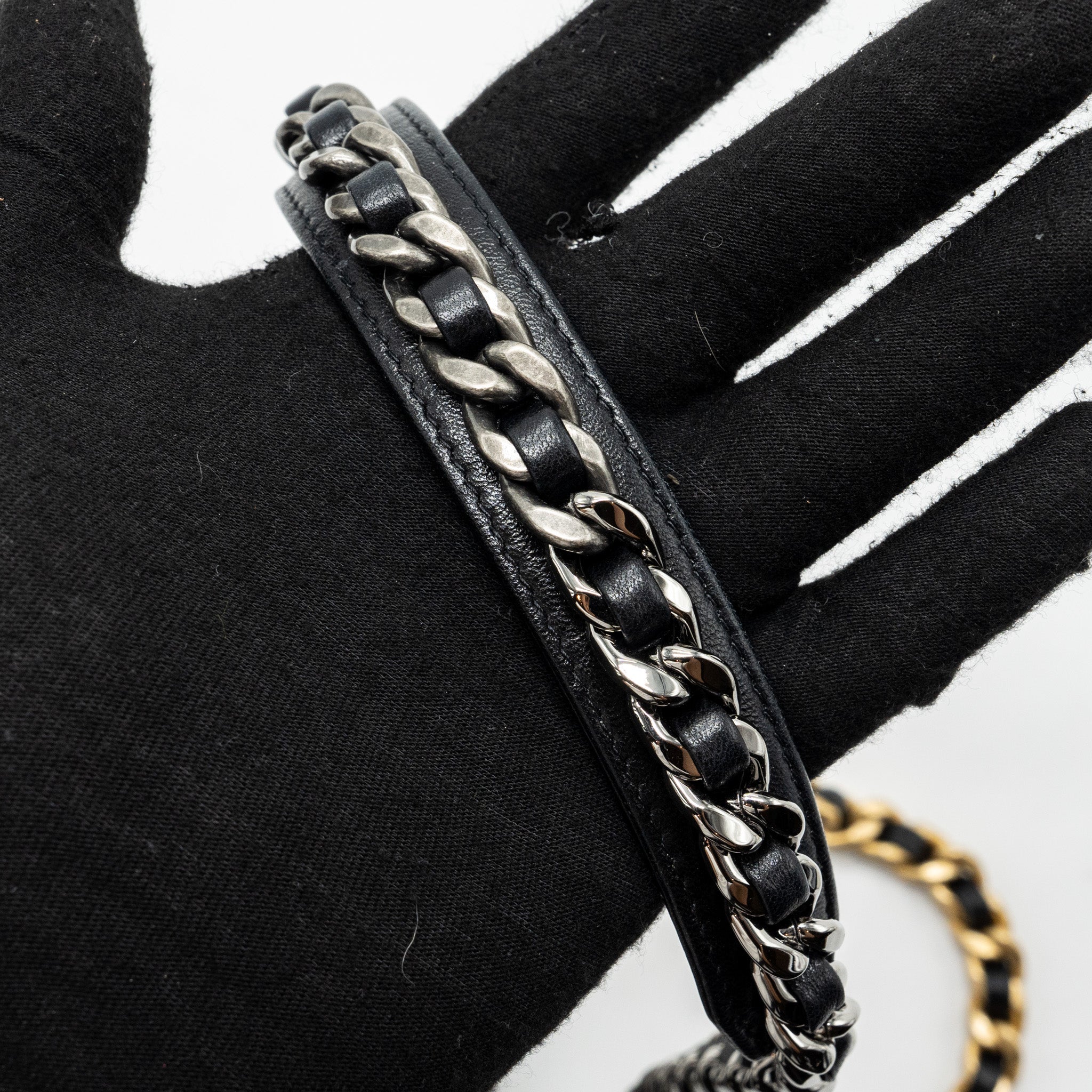 Chanel 19 wallet on chain lambskin black multicolor hardware (microchip) - Image 10
