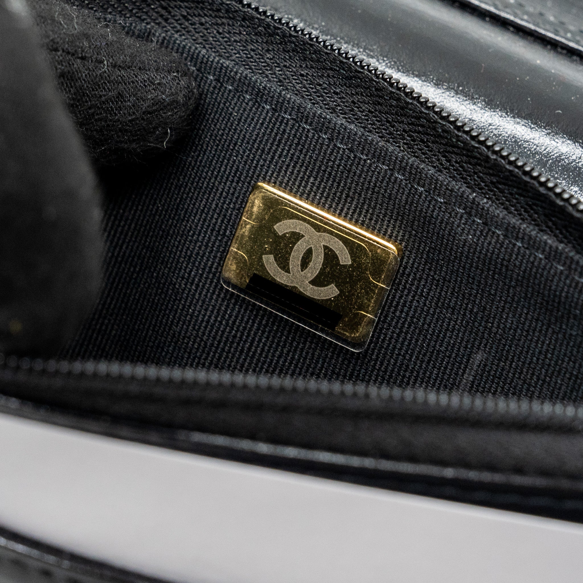 Chanel 24C 31 wallet on chain shiny calfskin black LGHW (Microchip) - Image 15