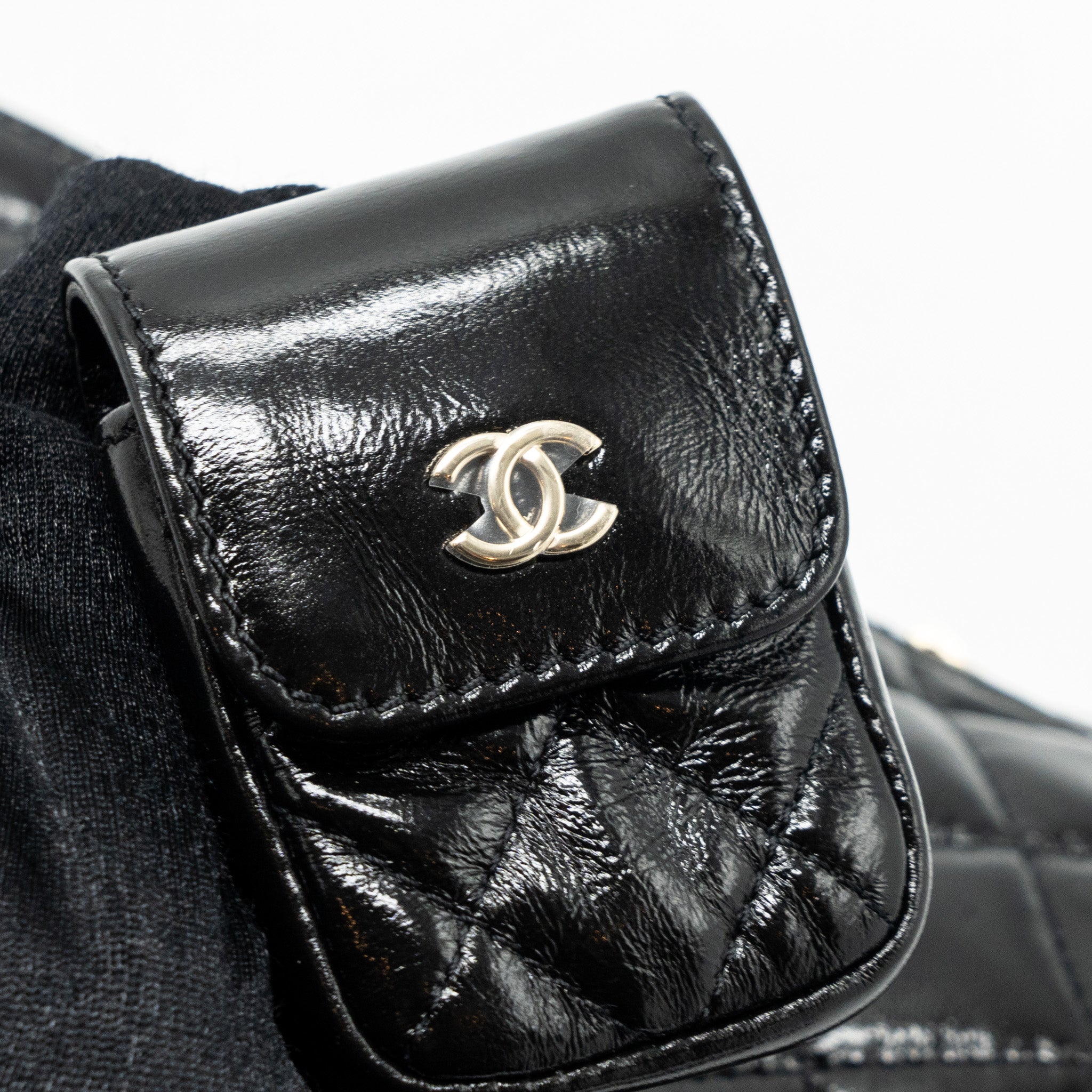 Chanel 22A Backpack Patent Black LGHW (Microchip) - Image 11