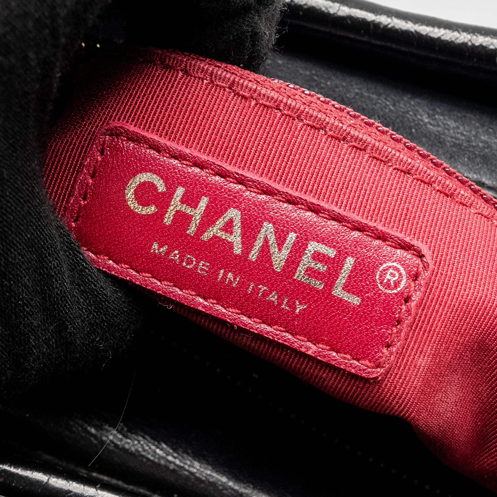 Chanel Small Chevron Gabrielle hobo bag calfskin black multicolour hardware - Image 13